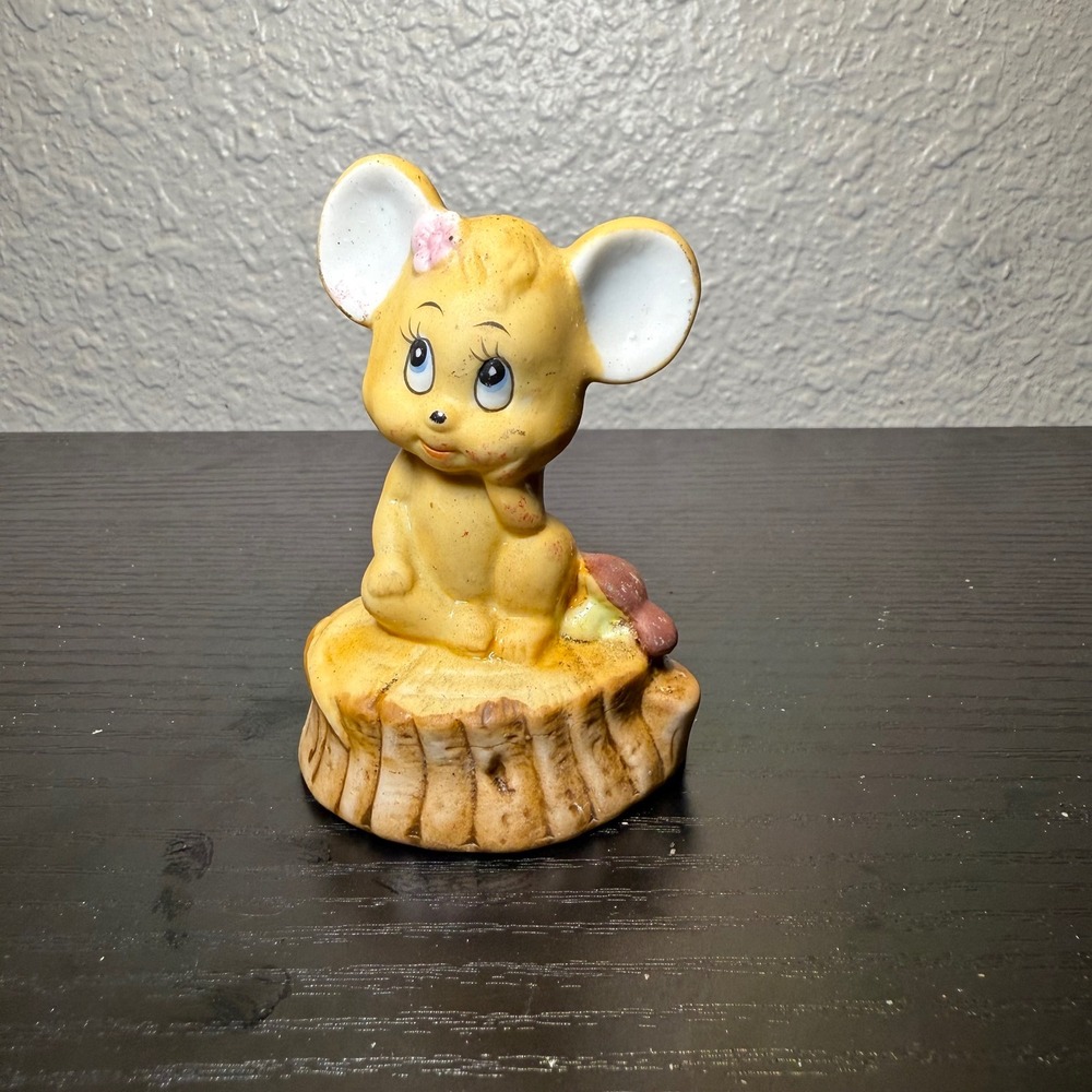 Vtg Art Pottery Mouse Wedge‎ Mushroom on Tree Slab Figurine Small Porcelain